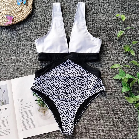 (Last 1) Deep v-cut multicolor one piece swimsuit - Picture 3 of 7